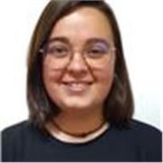 Profesora de Historia del Arte que imparte clases a alumnos de todas las edades