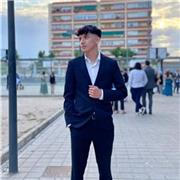 Estudiante de grado superior en Proyectos de edificación, cursado bachillerato científico-tecnológico.