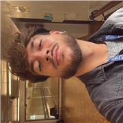 Actor, director y profesor de teatro titulado en artes escénicas y especializado en improvisación.  Más de 10 años de experiencia.