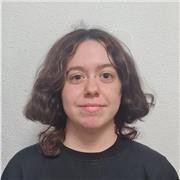 Doy clases particulares de inglés, tengo un B2, por lo que puedo dar clases desde infantil hasta bachiller