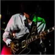 Guitarrista con varios años de experiencia tocando y dando clase