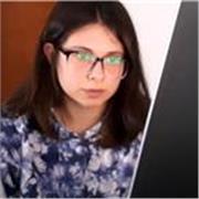 Profesora de Inglés que parte el idioma para todos