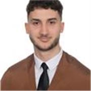 Soy estudiante en el último curso de ingeniería aeroespacial.