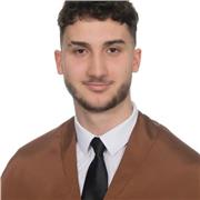 Soy estudiante en el último curso de ingeniería aeroespacial.