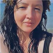 Profesora de diseño de moda, textiles, ilustración y diseño grafico