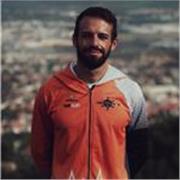 Docente especializado en acondicionamiento físico, entrenamiento híbrido y trail running.