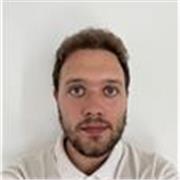Me defino como una persona joven, responsable y con muchas ganas de enseñar y seguir aprendiendo.