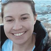 Native Englische-Tutor, der Kinder aller Altersgruppen unterrichtet