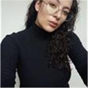 Estudiante de lenguas extranjeras para potenciar tu nivel de inglés