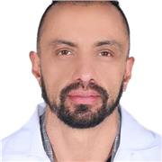 Profesor universitario imparte clases de materias de Medicina