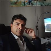 Avvocato impartisce lezioni di diritto storia geografia