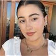 Tengo 19 años y me apasiona el inglés, actualmente curso segundo del grado de filología inglesa, tengo un nivel c1 de inglés, llevo varios años de experiencia dando clase tanto a alumnos de bachillerato y de universidad como a alumnos de la ESO e incluso 