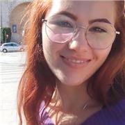 Alumna orientada hacia la salud con pasión hacia la biología y muy buena en la materia