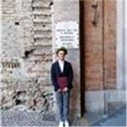 Se ricerchi un insegnante giovante, preparato e aggiornato, scegli me. Propongo un programma aggiornato e personalizzato. 