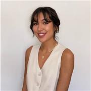 Graduada en ADE, con experiencia dando clases a primaria y secundaria