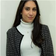 Laureta in Lingue, con solida preparazione in Inglese, Tedesco e Francese. Offro lezioni private a scuole medie e superiori