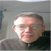 Deutsch (Muttersprache) und französisch als Kind (Kindergarten in Paris, Grundschule in Paris und Brüssel). Englisch,Spanisch: Gut