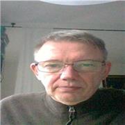 Deutsch (Muttersprache) und französisch als Kind (Kindergarten in Paris, Grundschule in Paris und Brüssel). Englisch,Spanisch: Gut