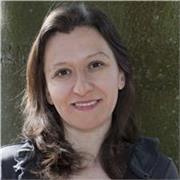 Profesora de arte con mas de 3 anos de experiencia que vive en Madrid
