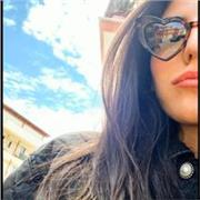 Laureata in lettere e beni culturali impartisce lezioni di italiano, storia, filosofia, inglese