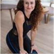 Clases de Yoga & Meditación Online desde India · En español e inglés. Prácticas accesibles para cualquier edad y condición física con profesora cualificada y con experiencia. La esencia del yoga, directamente para ti