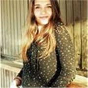 Profesora de clases particulares y grupales de patinaje sobre ruedas o patinaje sobre hielo. Tanto a personas adultas como jóvenes