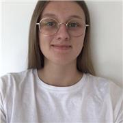 Étudiante en 2ème années-ci de psychologie avec un bac spécialité mathématique et svt. Je peux donner des cours niveau école/collège voire lycée dans toutes les matières