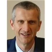 J'enseigne le programmation, les bases de données et les interactions avec la bureautique.