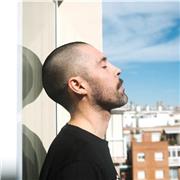 Soy un Comunicador Audiovisual creativo, amante de la Creación de Contenidos, la Redacción, el Copywriting, y el Storytelling.