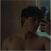 Joven entrenador personal, competitivo, cercano, atleta profesional con experiencia formado