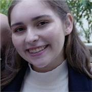 Laureanda in Comunicazione (corso internazionale) offre corsi di inglese per diversi livelli (conversazione, grammatica, ascolto e scrittura)