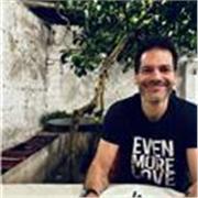 Dietista-Nutricionista y psicólogo con más de 15 años de experiencia en nutrición deportiva y clínica
