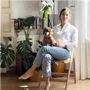 Profesora en el apasionante mundo del diseño de interiores