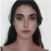 Estuduante universitaria ofrece clases de refuerzo online y presencial