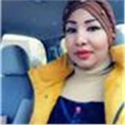 English tutor teaching students and adults in all age