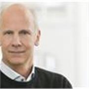 US-Amerikaner, Historiker, Autor, und Managementberater. And teacher. 