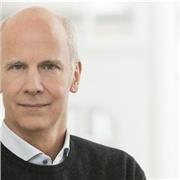 US-Amerikaner, Historiker, Autor, und Managementberater. And teacher.