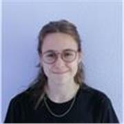 Profesora de lengua, literatura, historka y matemáticas para clases a niños y niñas desde primaria hasta bachillerato en Madrid