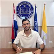 Spanisch-Tutor, der Kinder, Jugendliche und Erwachsene unterrichtet.