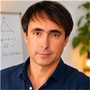 Professeur de mathématiques certifié et expérimenté propose des cours pour collégiens, lycéens et adultes préparant des concours