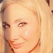 Doctora en Derecho y escritora profesional imparte clases on line y presenciales de Derecho y lietarura.