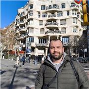 Ciao! Sono Emanuele e sono laureato in Scienze Informatiche, sono pronto ad aiutarti nel tuo percorso di studi