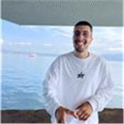 Titulado en FP de salud ambiental y en el grado de Ciencia y Tecnólogia de los alimentos. 