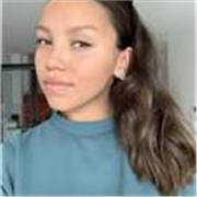 Je suis étudiante en kinésithérapie. Faisant preuve d'une grande patience et de pédagogie, je souhaite transmettre des connaissances aux enfants de manière positive et éducative