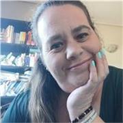 Hola.
Me gustaría trabajar con niños y niñas.
Puedo enseñar básico en lengua castellana o matemáticas.
