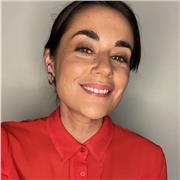 Erfahrene Online-Deutschlehrerin (Muttersprachlerin) bietet personalisierten Unterricht für alle Niveaus.