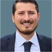 Maestro de inglés con experiencia en clases para niños y adultos mayores