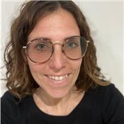 Soy empática y disciplinada. Quisiera poder darle clases a alumnos de 10 años en adelante, a todo el que quiera aprender a comunicarse en otro idioma