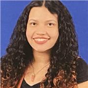 Profesor de apoyo escolar para niños de forma virtual