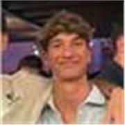 Estudiante de bachillerato con gran habilidad para hacer que alumnos de primaria y ESO aprendan ingles de forma efectiva y amena